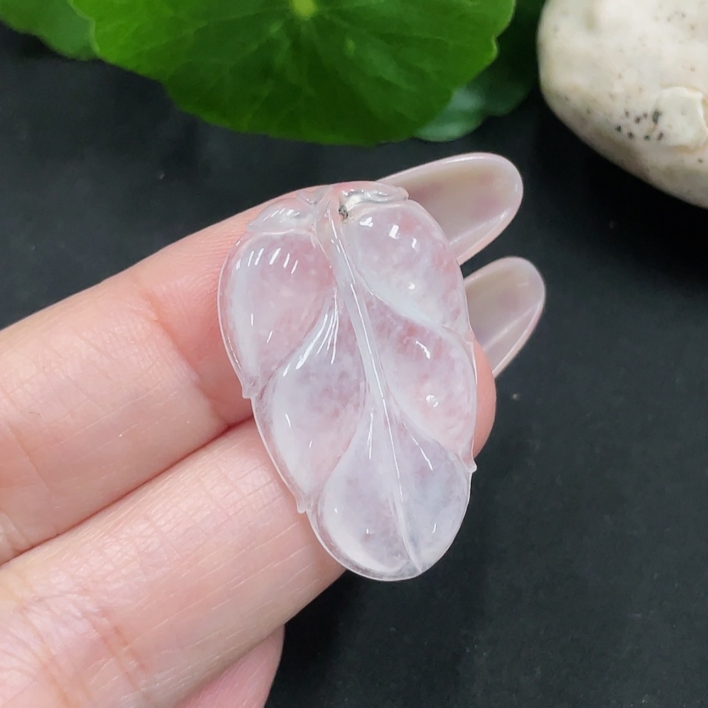 F35082455 Jadeite Leaf Pendant Total Weight Approx. 3.7g