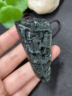 H42004722 和田玉挂件   仿古件   货品总重约（含绳）41.2g