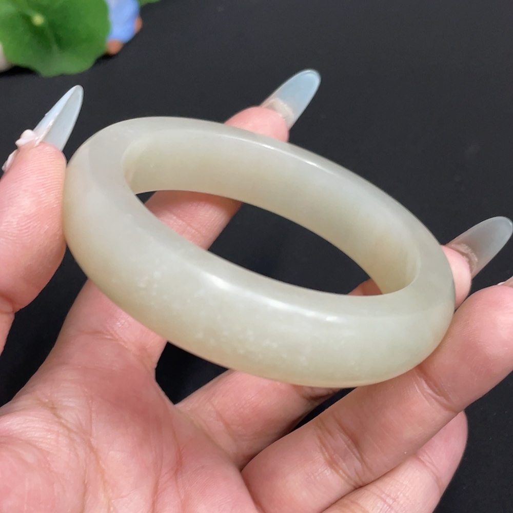 H31632631 Hetian Jade Round Bracelet (Size 57.2, Total Weight ~74.2g)