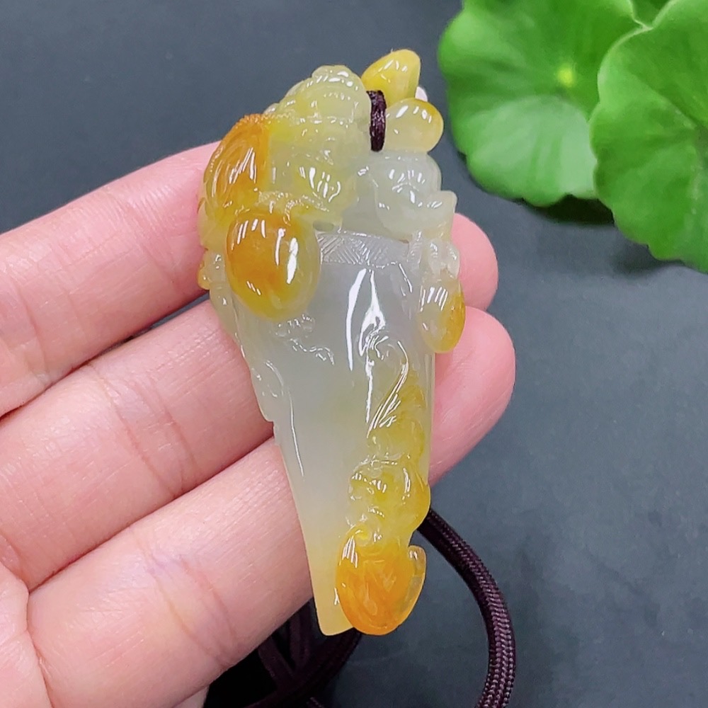 F22494862 Jadeite Dragon Tooth Pendant Color Origin Undetermined Total Weight 36.776g
