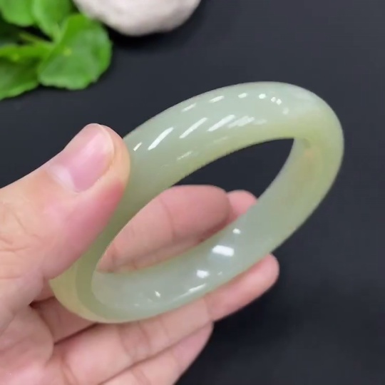 H26040830 Hetian Jade Round Bracelet, Size 58.6, Total Weight Approx. 56.7g