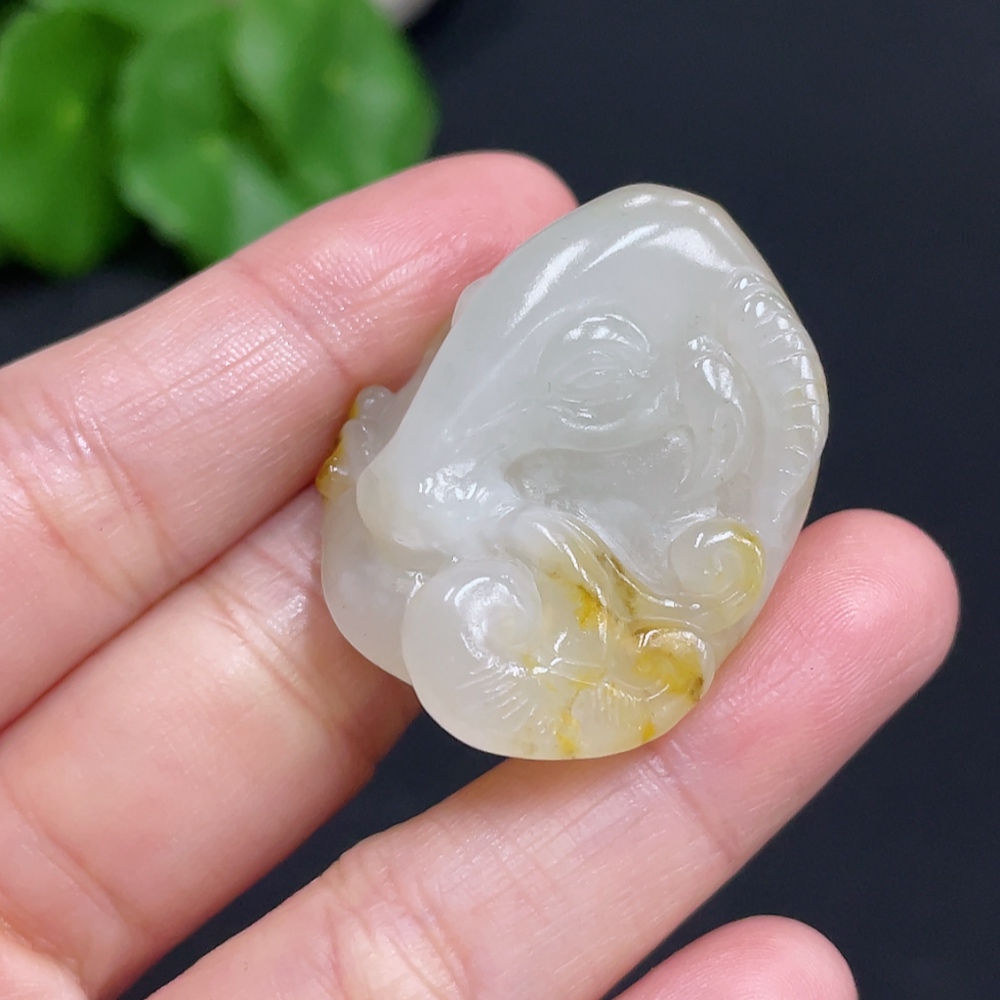 H34072139 Hetian Jade Pendant Sheep Total weight approx. 17.3g Undetermined skin color origin