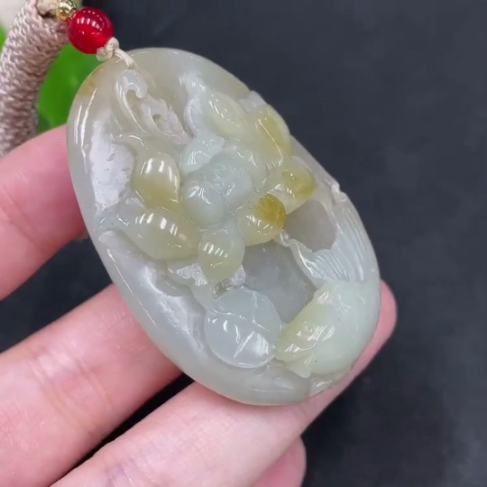 H30561186 Hetian Jade Pendant - Abundance Every Year