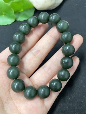 H46575539 和田玉手串  卡11.8mm左右  货品总重约45.8g