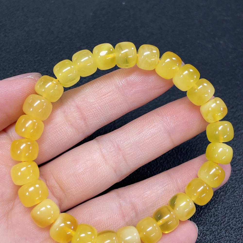 C28223215 Amber Beeswax Bracelet, Total Weight Approx. 9.80g, Size About 8.3mm