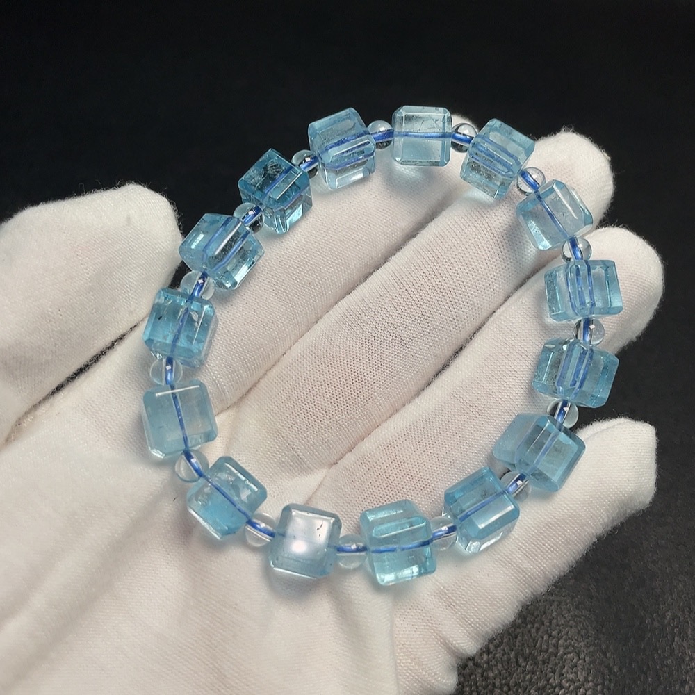 C33920926 Topaz Bracelet, Color Origin Undetermined, Total Weight Approx. 32.72g, Size Approx. 8.1mm