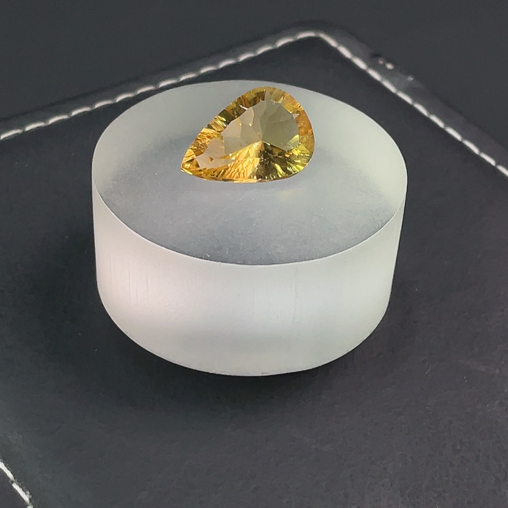 C22498444 Crystal Loose Stone Total Weight Approximately 7.955 Carats
