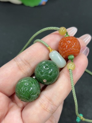 H46521846 和田玉挂件+镶嵌耳饰 货品总重约【含绳】29.2g 非金配珠非和田玉