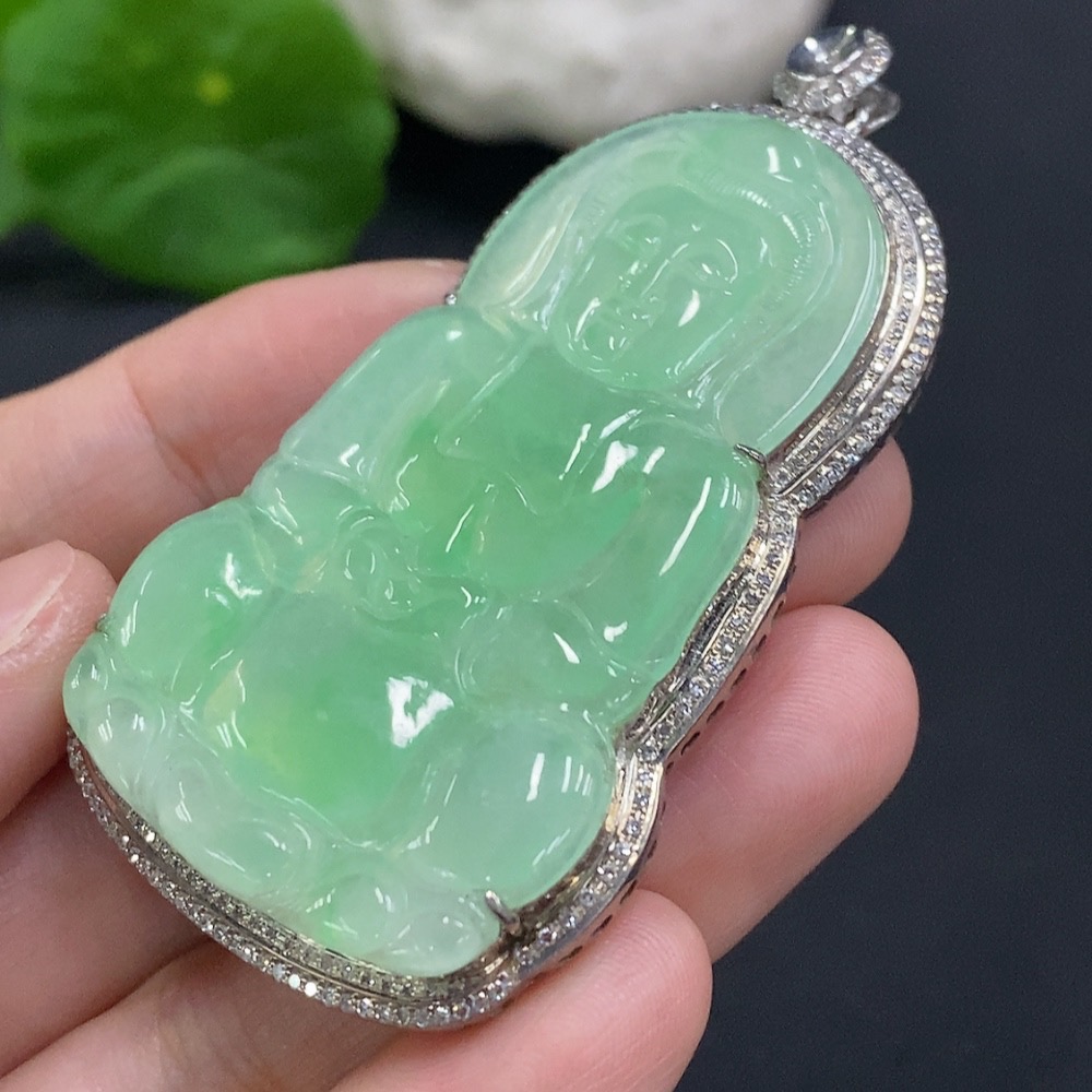 F33883557 Jadeite Guanyin Pendant in 18K Gold with Diamond Accents, Total Weight Approximately 18g