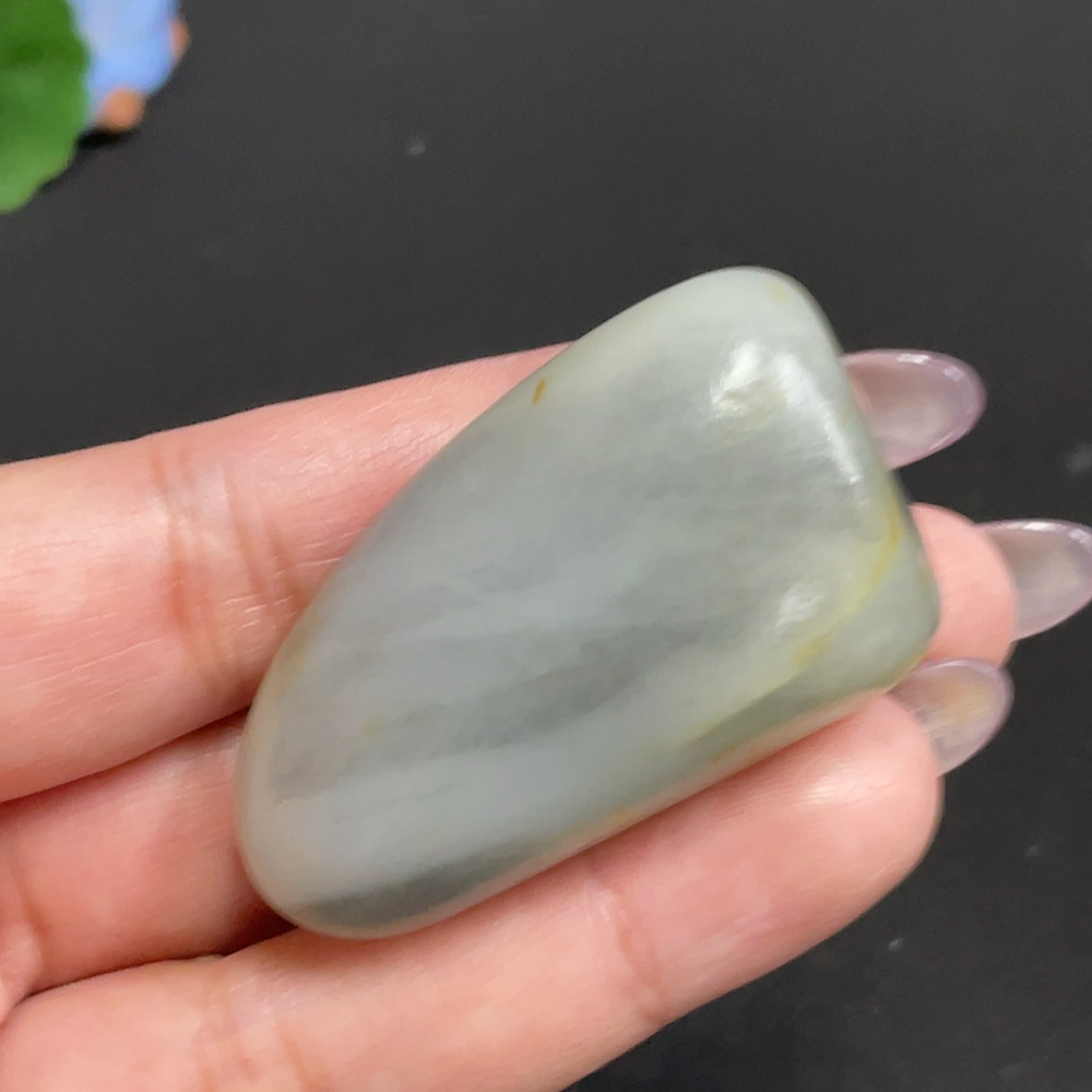 H33930433 Hetian Jade, undetermined origin of the skin color, containing other mineral components, total weight approximately 44.7g