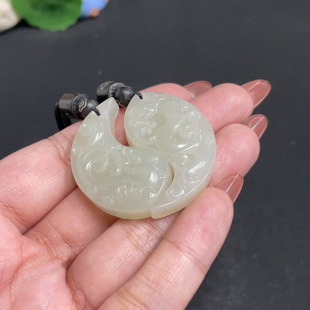 H34011033 Hetian Jade Pendant