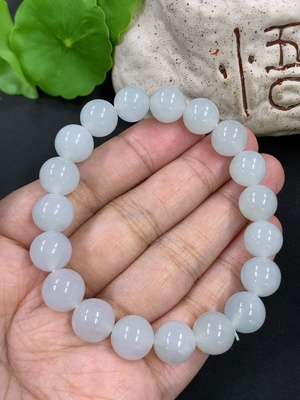 F46597010 翡翠手串 卡9.9mm左右 货品总重约31.59g