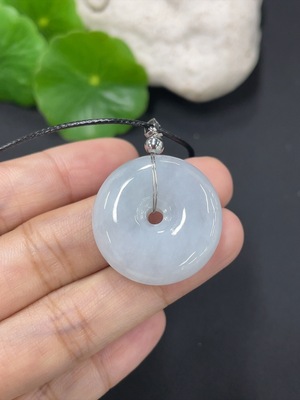 F38536256 翡翠挂件平安扣 货品总约重 含绳10.82g 非金