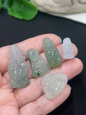 F46585116 翡翠挂件一手走