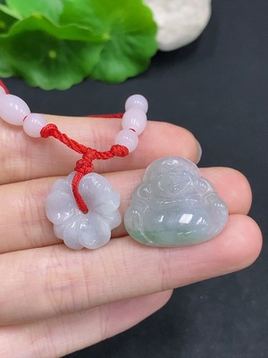 F32806924 Jadeite Pendant Sell as a Lot with Non-Jadeite Beads