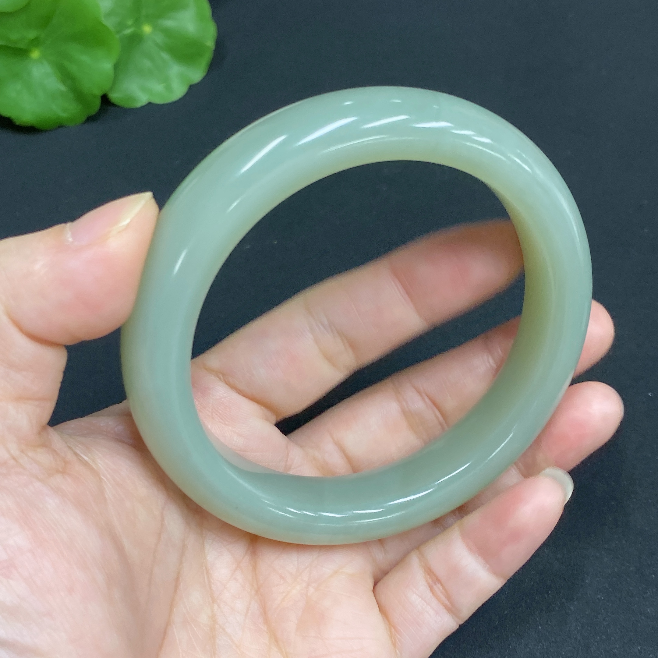 H34986975 Hetian Jade Round Bracelet Size 60.9 Total Weight Approx. 71.9g