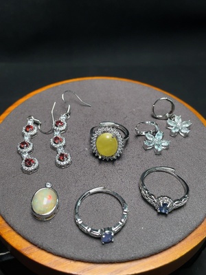 C34988454 Aquamarine + Tanzanite + Garnet + Opal + Sapphire + Amber Beeswax Jewelry