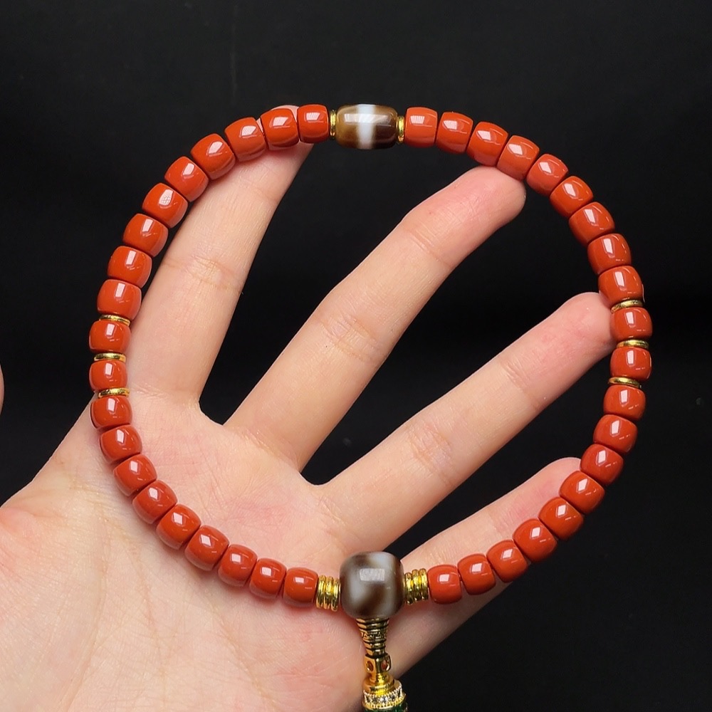 C33937063 South Red Agate Bead Strand with Visible Organic Matter, Non-Natural Accent Stones, Non-Gold, Total Weight Approx. 34.3g, Size About 7.7mm