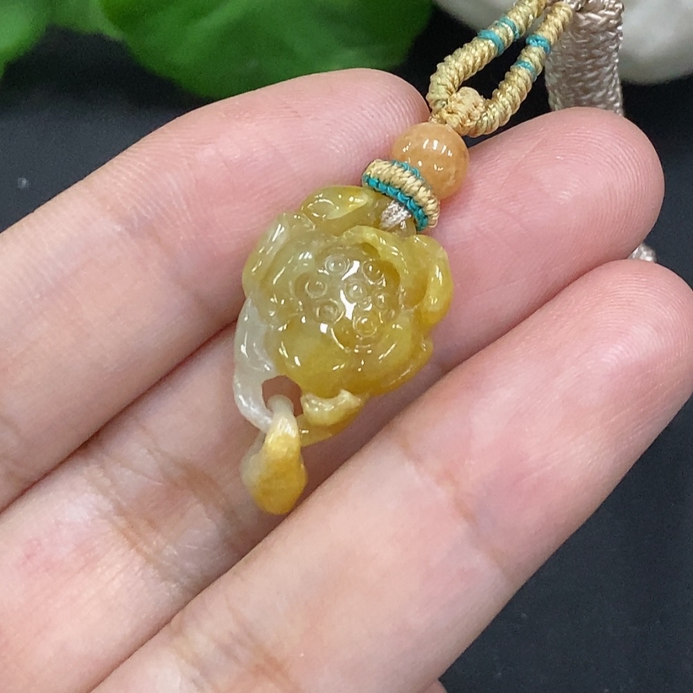 F33856799 JadeiteLotus Pendant Total Weight Approx. 3.7g (including cord weight) Color origin undetermined
