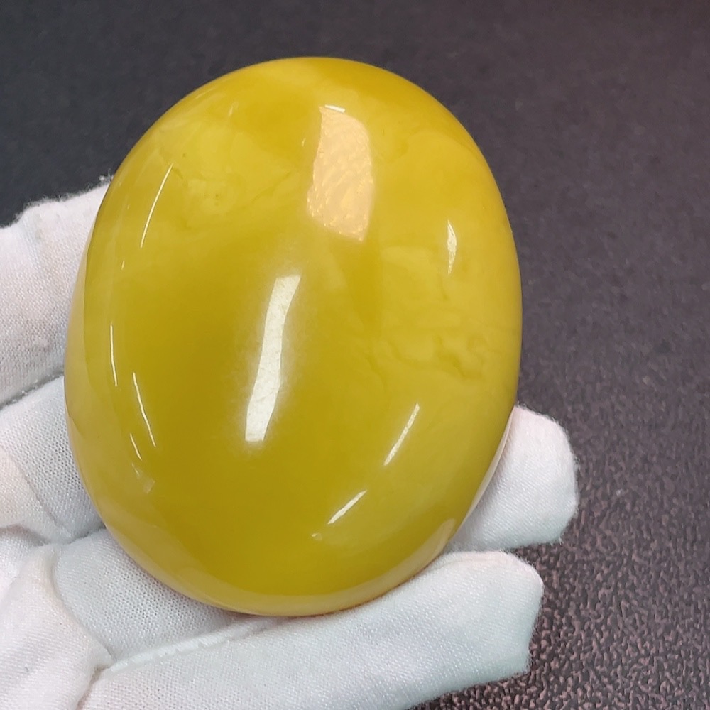 C32817208 Amber and Beeswax Pendant, Total Weight Approx. 64.66g