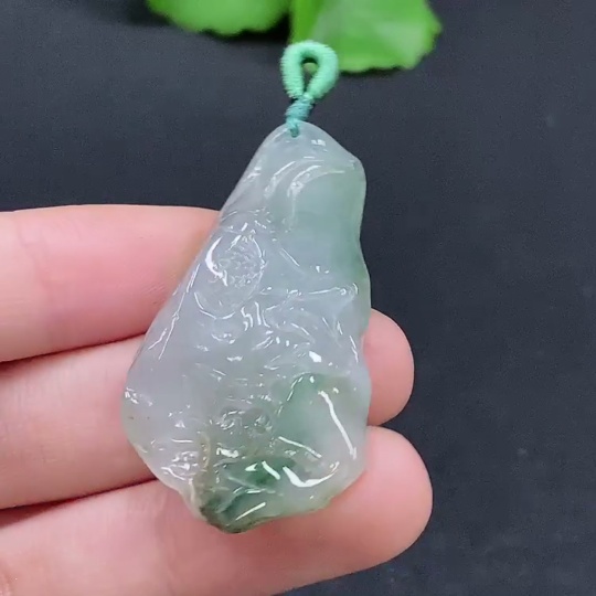 F31682891 Jadeite Fish Pendant with Continuous Abundance, Total Weight Approx. 10.78g