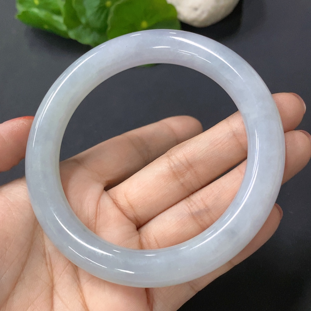 F17831601 JadeiteRound Bangle 59.3 Circumference Total Weight 65.497g