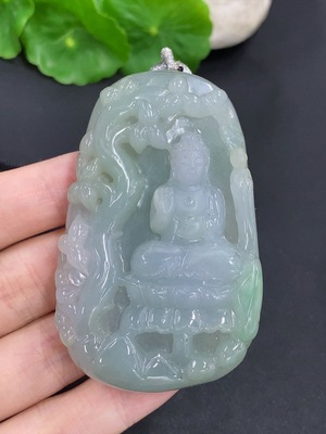 F42968195 翡翠阿弥挂件 货品总重量约96.3克（含绳重）