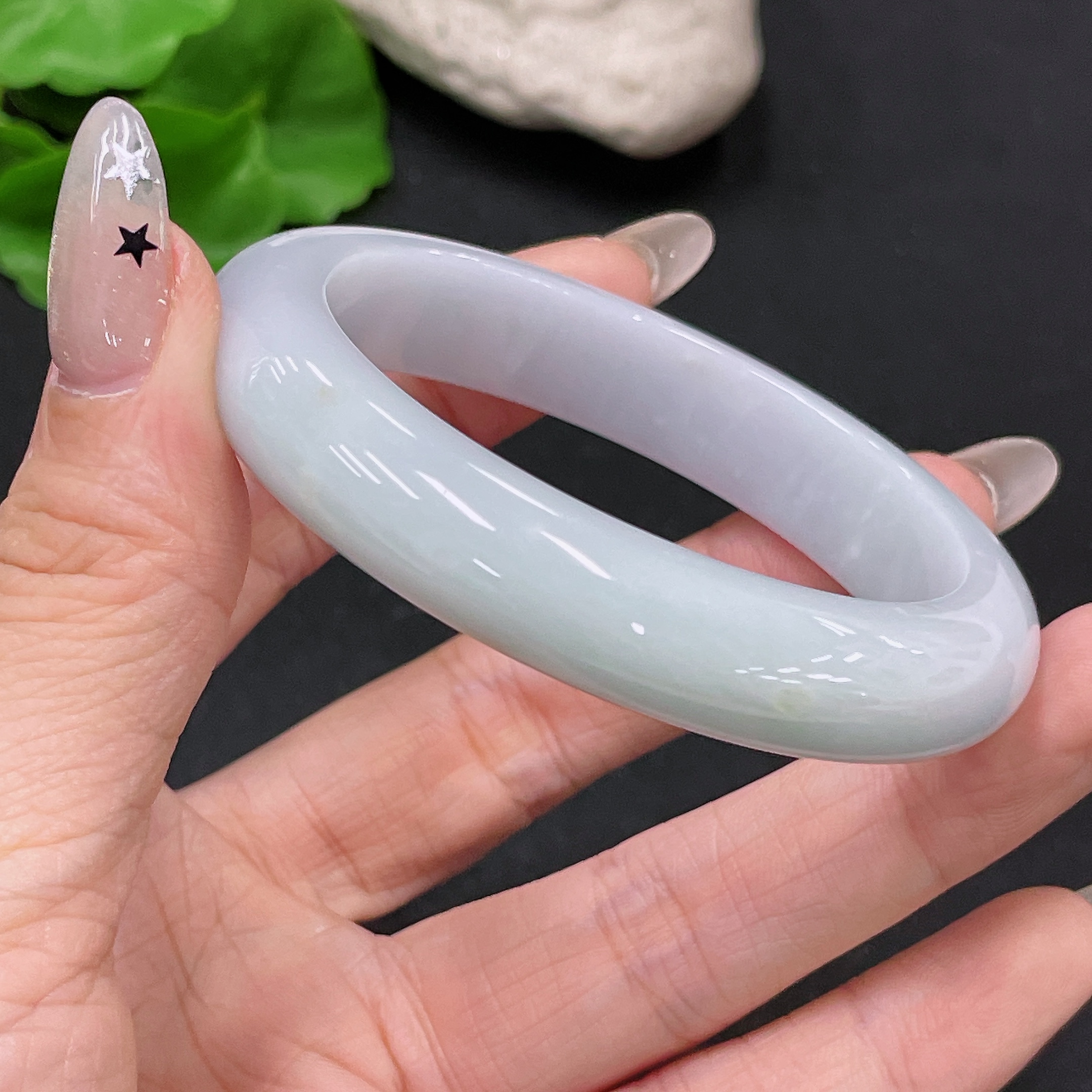 F35105515 Jadeite Round Bangle, Total Weight Approx. 50.21g, Size 53