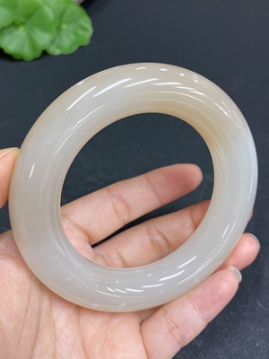 H33879225 Hetian Jade Round Bangle, Size 54.4, Total Weight Approx. 103.6g