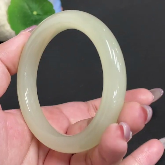 H33901893 Hetian Jade Round Bracelet Size 57.1 Total Weight Approx. 56.6g