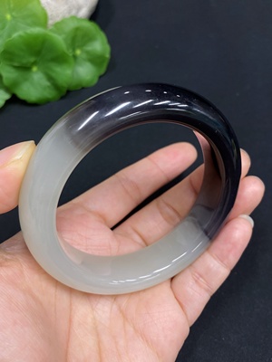 H30572269 Hetian Jade Round Bracelet Size 55.8 Total Weight Approx. 72.7g