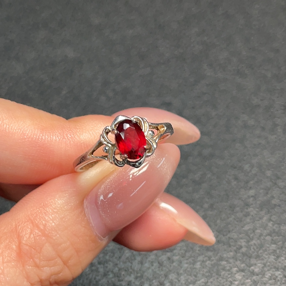 C34992487 Garnet Ring Non-Gold Total Weight Approx. 1.49g Size 14