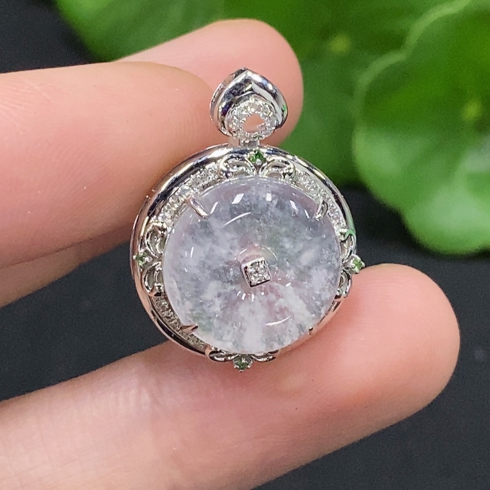 F33927078 Jadeite inlaid pendant 18K gold total weight about 3.03g