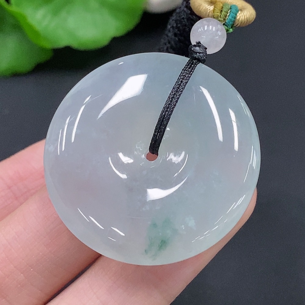 F23598159 Jadeite Peace Knot Total Weight 22.563g