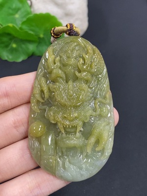 F41933800 翡翠龙腾四海挂件 货品总重量约68.7克（含绳重）