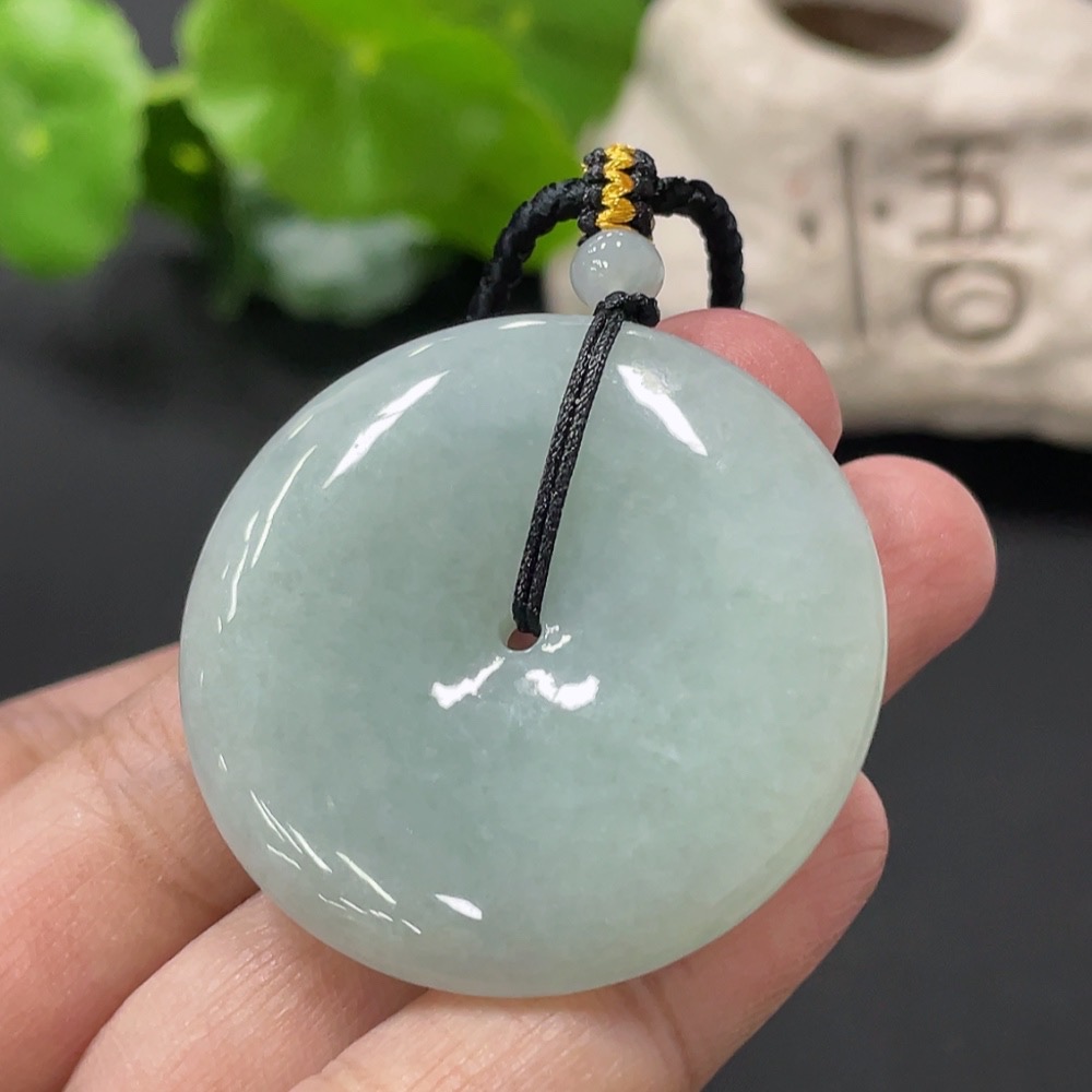 F35109386 Jadeite Peace Knot Pendant Total Weight Approximately 25.1g