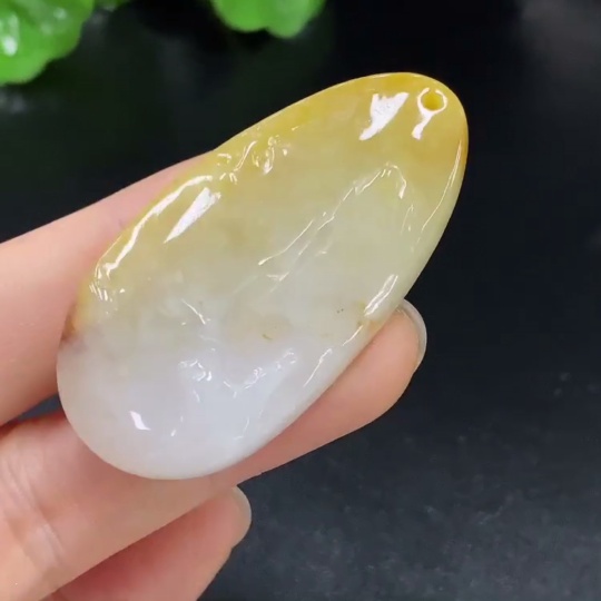 F27066055 Jadeite Pendant Total Weight Approx. 15.99g Yellow Color Origin Undetermined
