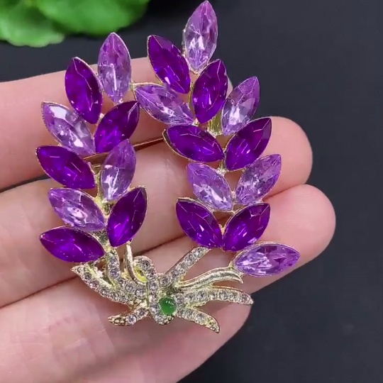 F32724520 Jadeite Cabochon Inlaid Brooch Non-Gold Inlaid Total Weight Approx.11g