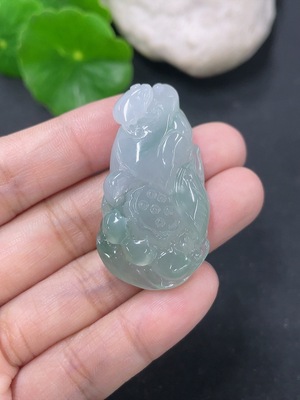 F46551520 翡翠挂件莲花 货品总约重14.63g