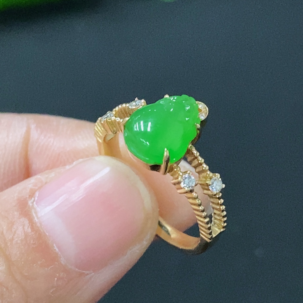 F25870929 Jadeite Inlaid Ring 14k Gold Size 10 Total Weight Approx. 2.78g