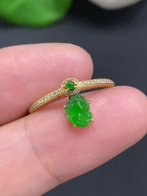 F33932394 Jadeite inlaid ring 18K gold size 14 total weight approx. 1.4g (with diamond accents)