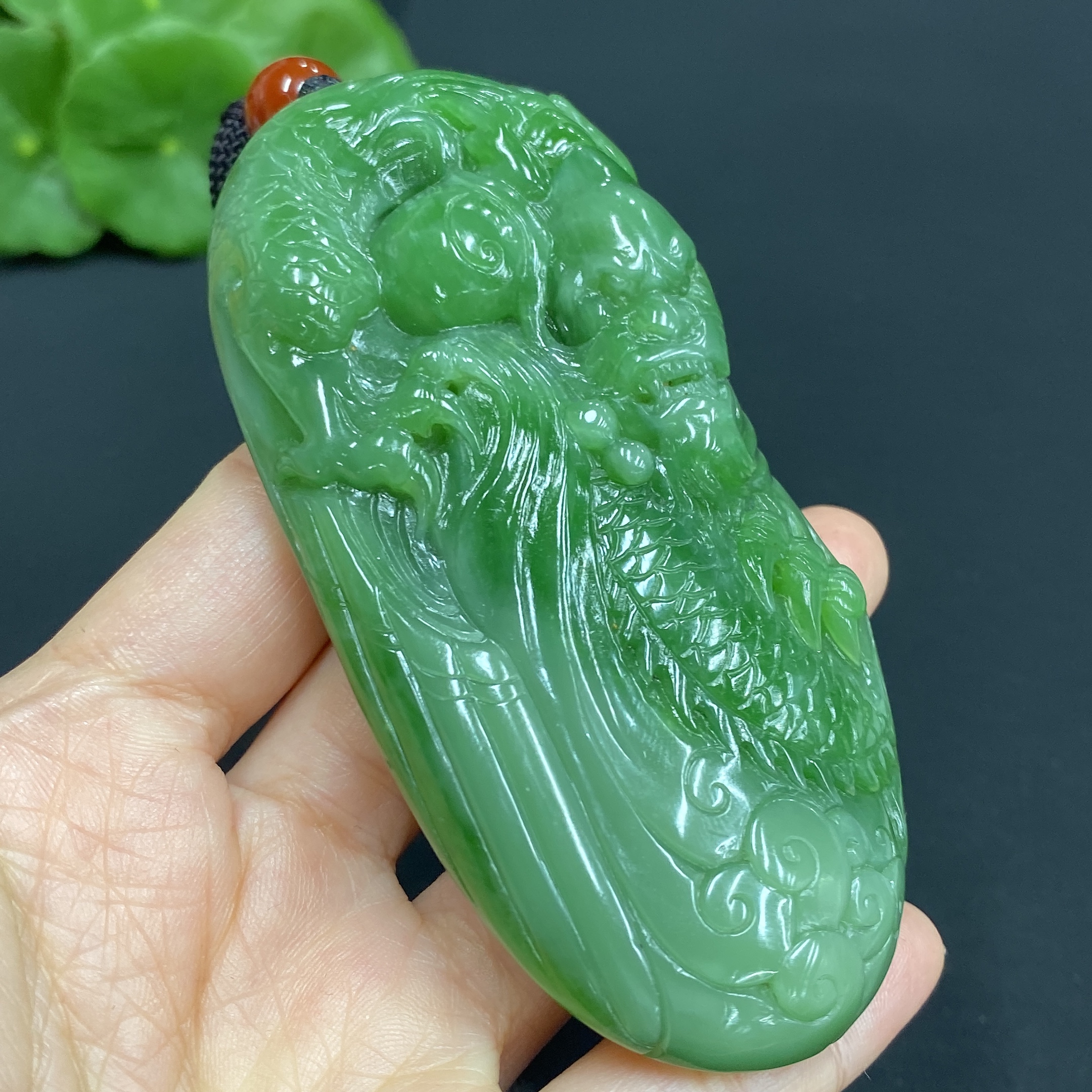 H28188370 Hetian Jade Handheld Ornament Dragon Gross Weight (including rope): 130.6g