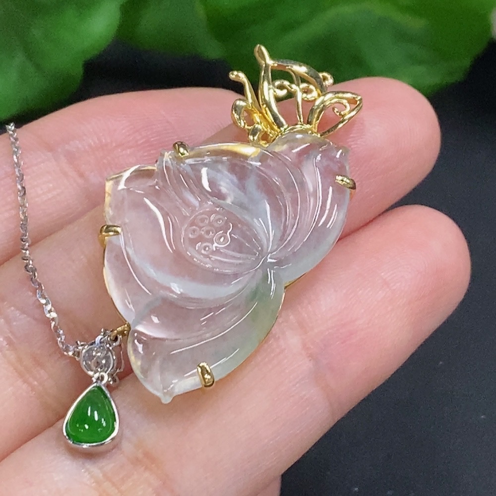 F33932899 Jadeite Lotus Inlay Pendant 18k Gold Total Weight Approx. 6.6g (Including Chain)