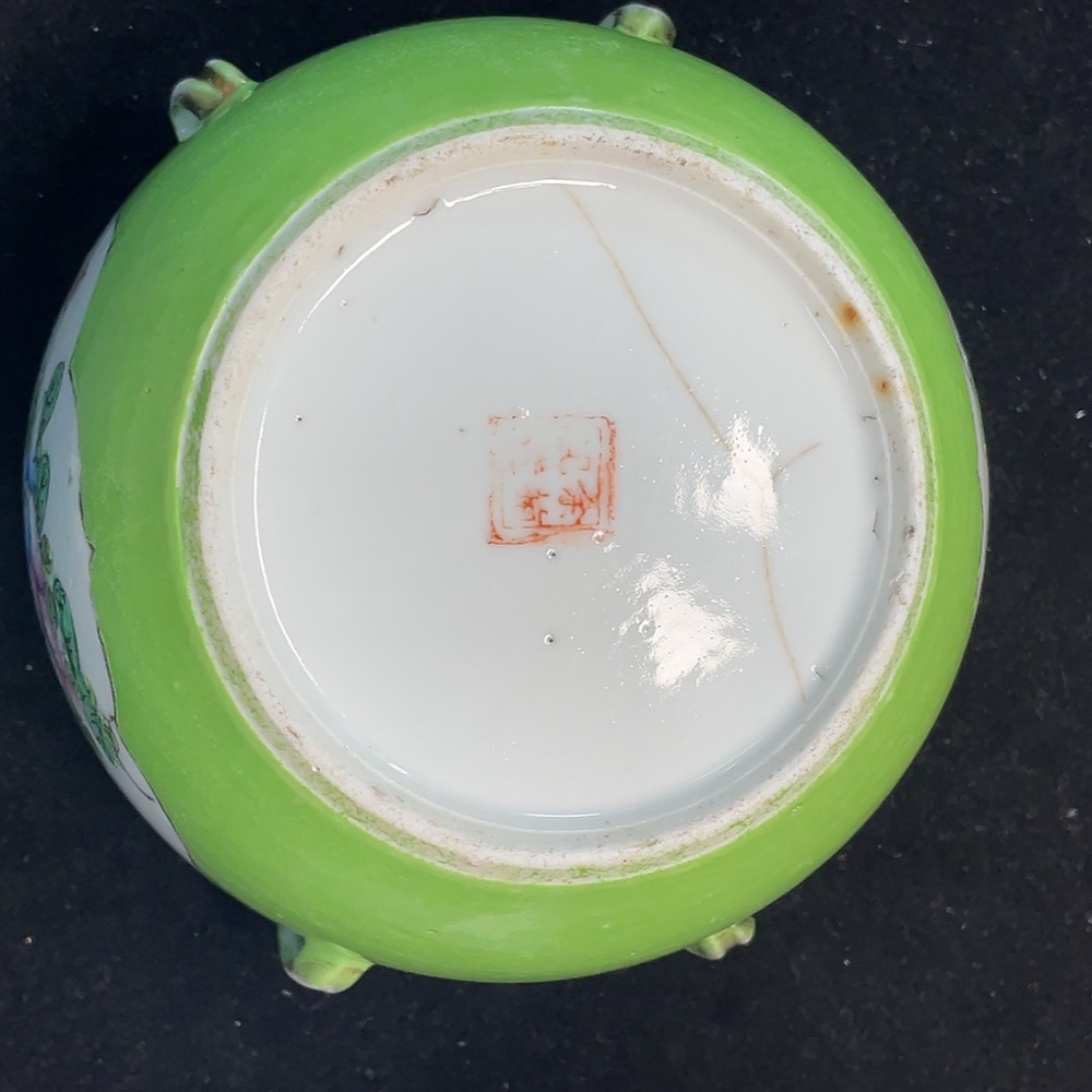 W29382867 Porcelain Patterned Translucent Republic of China Export Period Painted Congee Jar (size as per physical item)