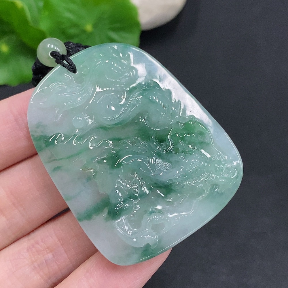 F34003211 Jadeite Soaring Dragon Pendant with a total product weight of approximately 31.4g (including rope weight)