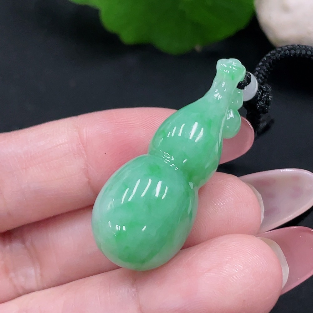 F34032097 Jadeite Gourd Pendant Total Weight Approx. 13.4g (Including Rope Weight)
