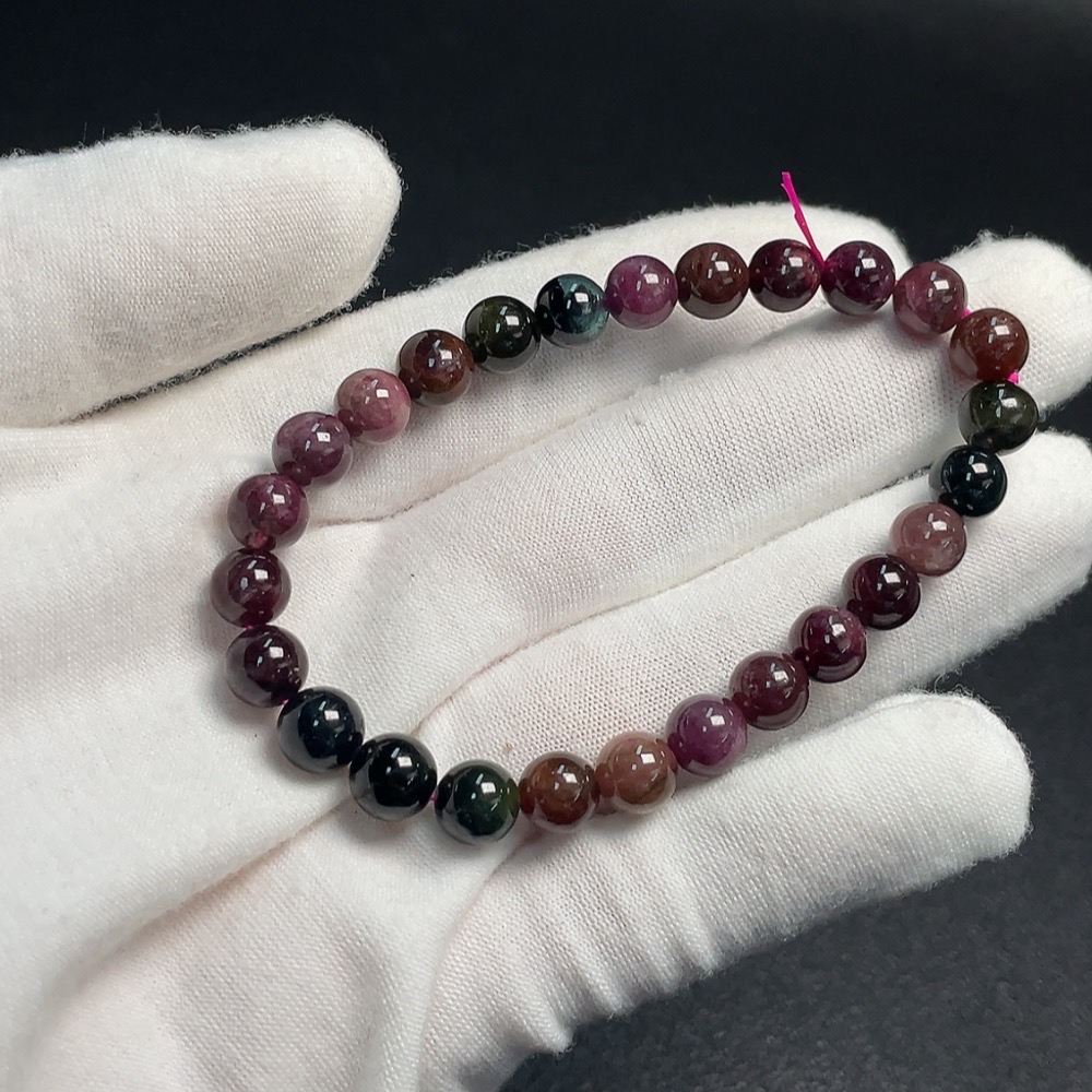 C33852771 Tourmaline Bracelet with Visible Organic Matter and Other Mineral Components, Total Weight Approx. 14.54g, Bead Size 6.8mm