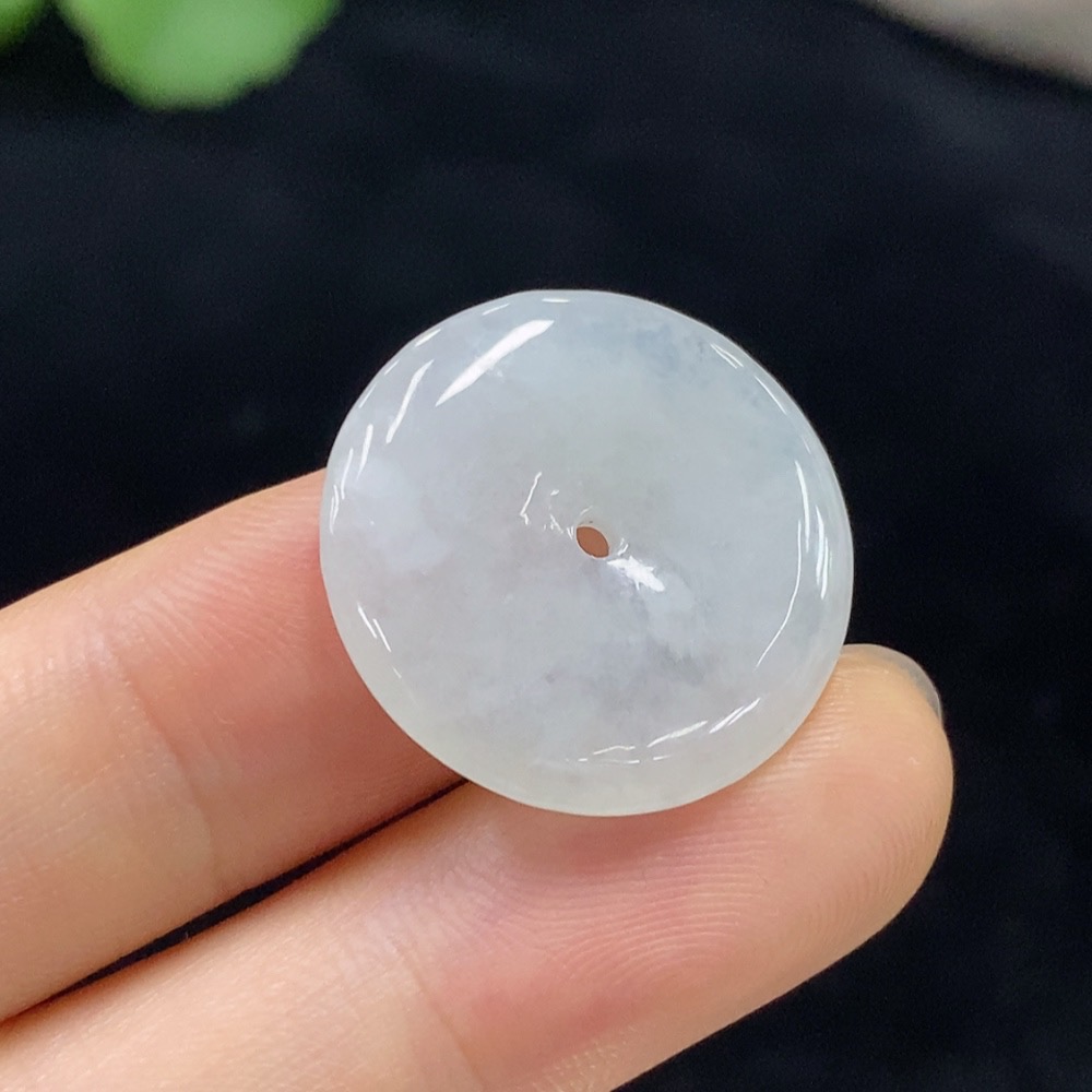 F30479624 Jadeite Peace Knot Pendant Total Weight Approximately 3.86g