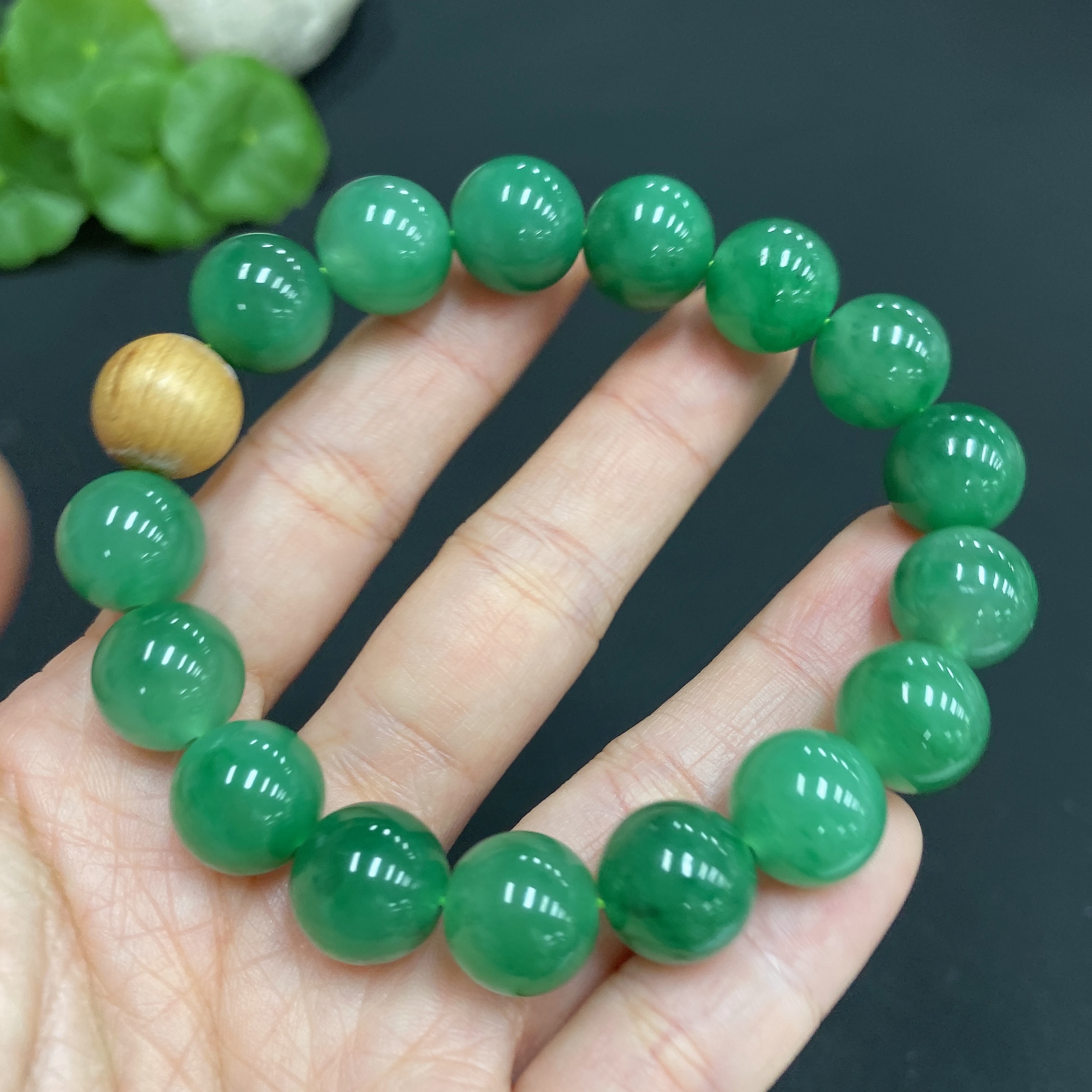 H28215867 African Emerald (Dulong Jade)