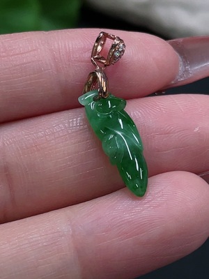 F26031712 Jadeite Pendant Non-Gold Inlaid